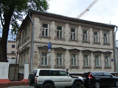 Жилой дом Ремесленно-технического училища Общества распространения технических знаний, 1880-е гг. с оградой, 1903 г., архитектор С.Б.Залесский