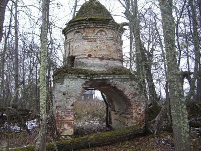 Восточные ворота в ограде Богородицкой церкви