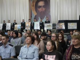 «Немолчащая совесть народа»: час памяти святителя Тихона Московского прошел в Якутске