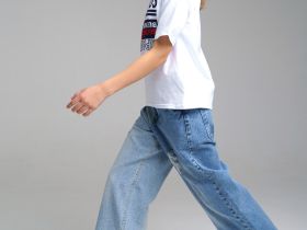 Джинсы-трубы  для девочки