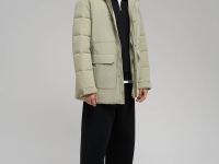 Утепленное полупальто с накладными карманами