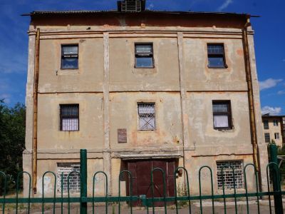 Здание, в котором во время Сталинградской битвы размещался наблюдательный пункт 882-го артполка 300-й стрелковой дивизии