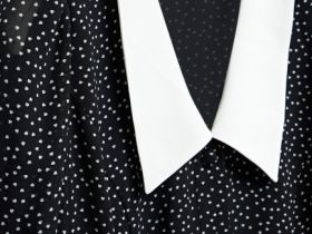 Платье мини из шифона в горошек, Черный