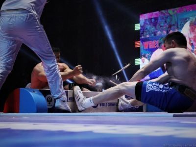 Фоторепортаж. Эмоции и сенсации первого дня чемпионата мира по мас-рестлингу