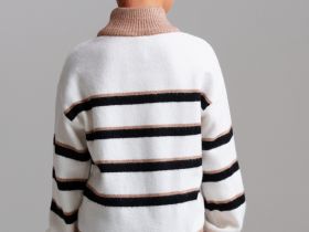 Свитер трикотажный для девочек