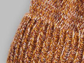 Шапка из шерсти