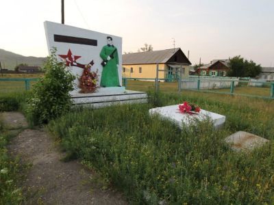 Памятник воинам-землякам, погибшим на фронтах Великой Отечественной войны