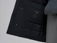 Пуховое пальто с капюшоном и отложным воротником