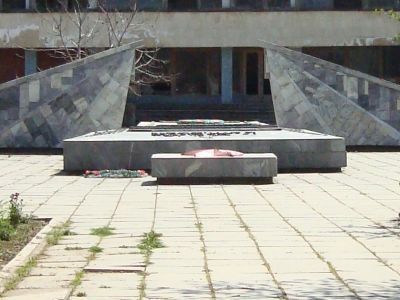 Братская могила советских воинов