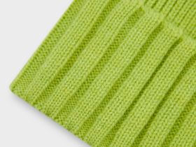 Шапка из шерсти