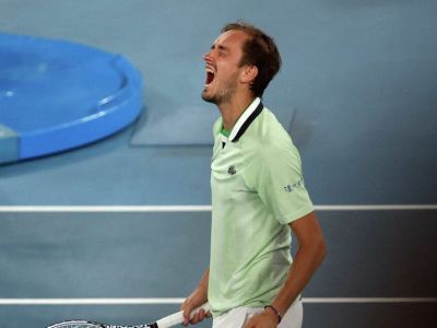 Россиянин Даниил Медведев вышел в полуфинал Australian Open