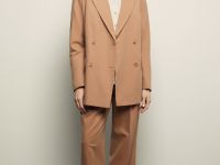 Двубортный жакет полуприлегающего силуэта