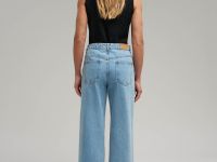 Джинсы расклешенного кроя