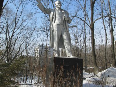 Памятник  В.И. Ленину на территории ТОВВМУ им. С.О. Макарова