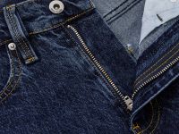 Джинсы полуприлегающего кроя с высокой посадкой