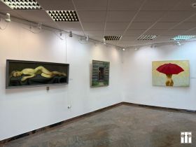 В Якутске представили выставку «Арктический пляж» с произведениями в жанре ню