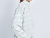 Водолазка свободного кроя в полоску