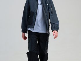 Куртка текстильная с полиуретановым покрытием для девочек (ветровка)