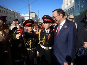 Глава Якутии принял участие в праздничных мероприятиях проекта «Проспект Победы»