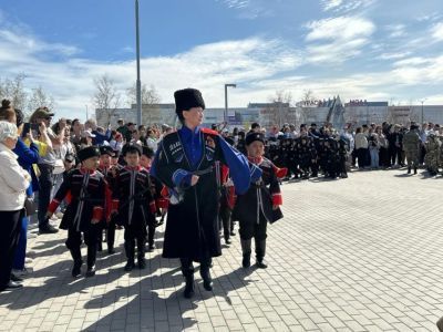 Детский парад «Живет Победа в поколениях» провели в Якутске