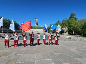 Команда «Факел Победы» из Якутии посетила мемориальные объекты Волгограда
