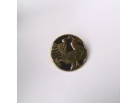 Значок эмалированный "Павлин" (черный)