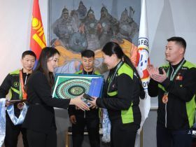 В Улан-Баторе чествовали чемпиона и призеров мирового первенства по мас-рестлингу