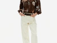 Блузка свободного силуэта с абстрактным принтом