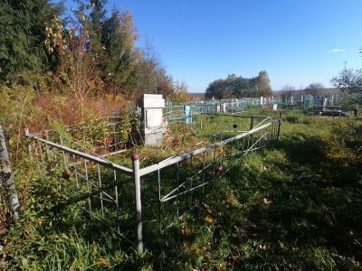 Братская могила советских воинов