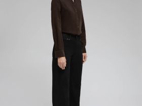 Джинсы comfort fit с бархатным напылением