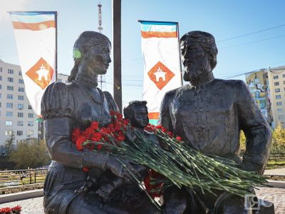 Памятники Семену Дежневу и митрополиту Иннокентию отреставрируют в Якутске