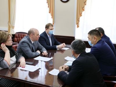 Вице-консул и глава Мирнинского района обсудили актуальную повестку