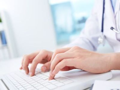 Минздрав Якутии информирует о способах записи к врачу с помощью цифровых онлайн-каналов