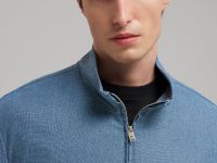 Легкий бомбер со льном