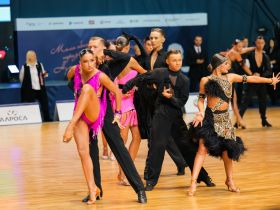 В Якутске начались всероссийские соревнования по танцевальному спорту