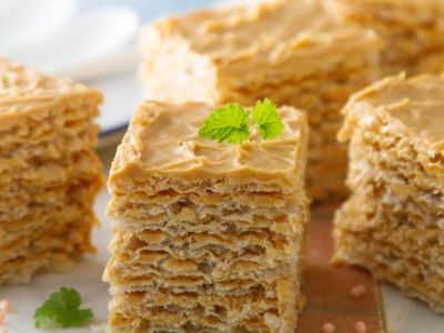 Что приготовить из вафельных коржей: простые рецепты