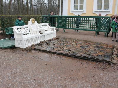 Фонтаны-шутихи "Диванчики" с маскаронами (два)