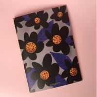 Тетрадь в клетку Black flowers А6 24 л 90 г, скругленные края, бумага слоновая кость, сшивка