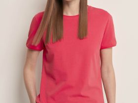 Футболка приталенного силуэта