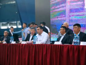 В Якутске открыты турниры по вольной борьбе среди юношей в честь Павла Пинигина