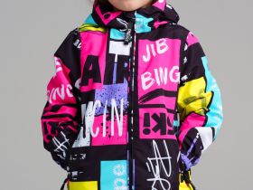 Куртка текстильная с полиуретановым покрытием для девочек (ветровка)