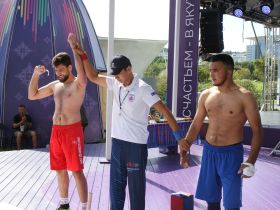 Определены победители международного турнира по мас-рестлингу компании «Железные дороги Якутии»