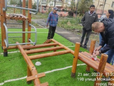 В Якутске ребенок получил травму на детской площадке