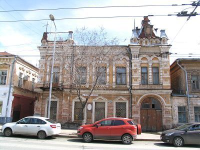 Дом, где в квартире члена группы русских якобинцев-бланкистов М.П. Голубевой-Ясеневой в 1891-1893 гг.  Ленин Владимир Ильич неоднократно бывал