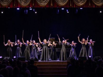 Ансамбль скрипачей «Виртуозы Якутии» выступил с концертами в Москве