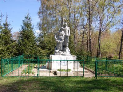 Братская могила воинов, погибших в 1943 г.