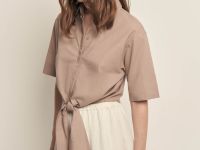 Блузка из хлопка и льна с завязками на поясе