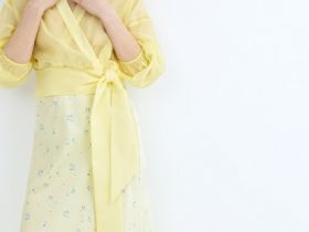 Блузка из лиоцелла с запахом, Желтый