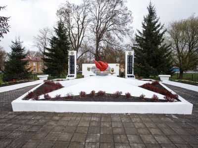 Братская могила советских воинов, погибших в январе 1945 года