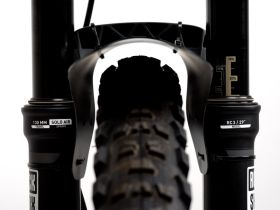 Мини-крыло Gorilla короткое (черный / оранжевый)